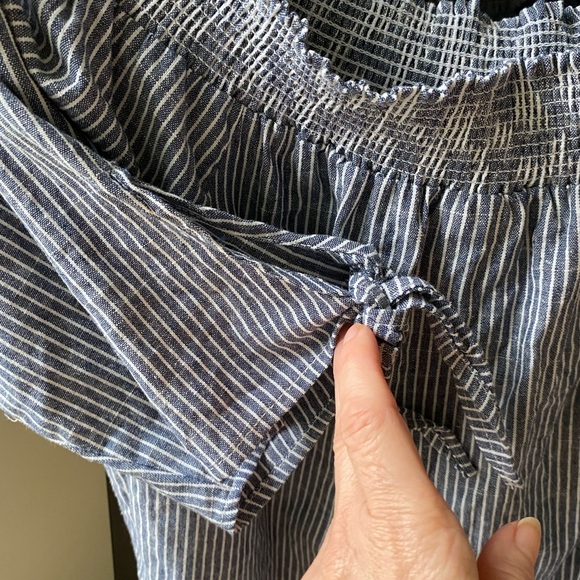 NWOT Michelle Thomas cold shoulder striped  top - Picture 8 of 16